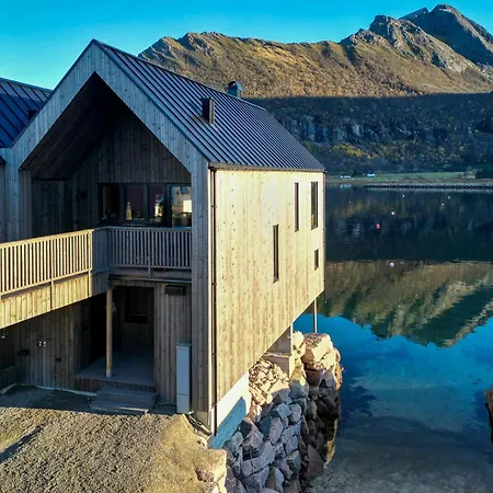 Waterfront House With Panoramic Views In *